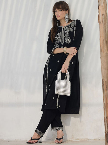 Floral Embroidered Regular Thread Work Kurta With Trousers