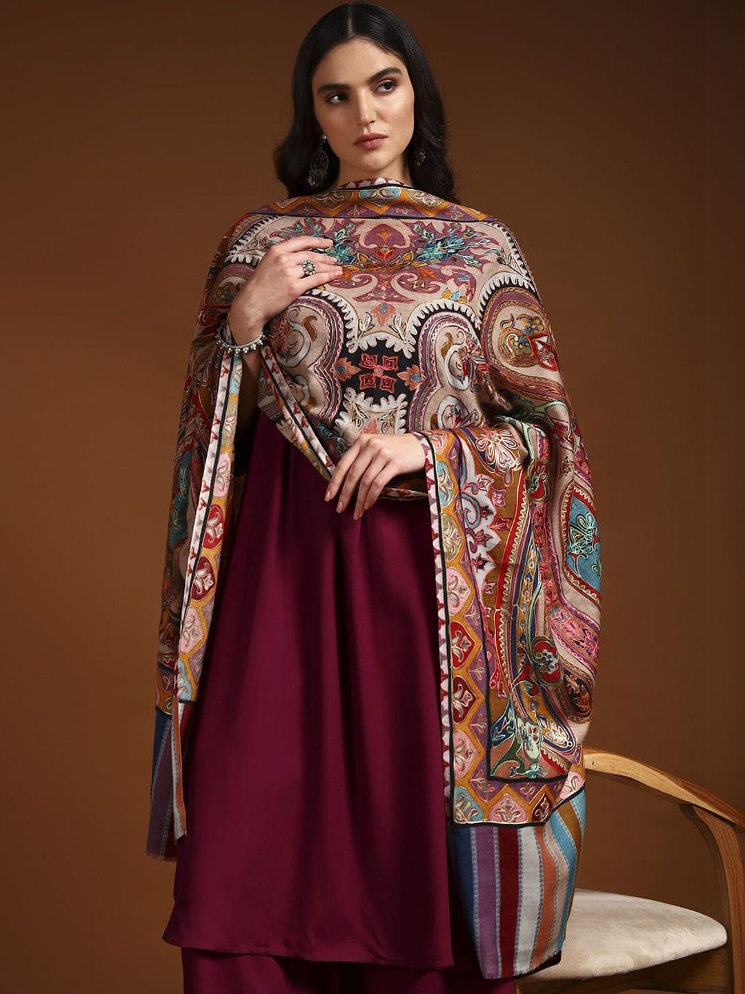 Dhiyona PA Women Floral Embroidered Shawl