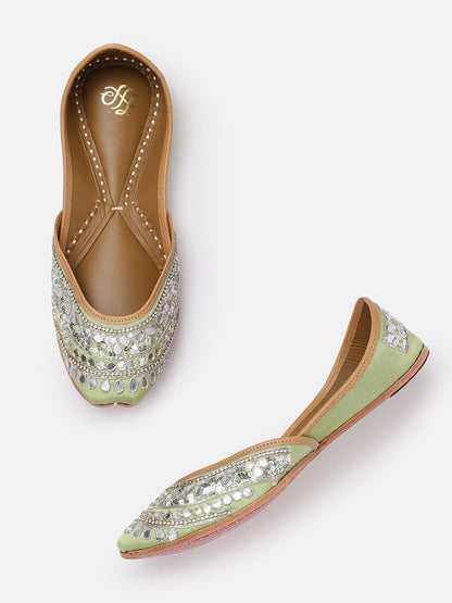 Dhiyona HOP Women Ethnic Embellished Mojaris