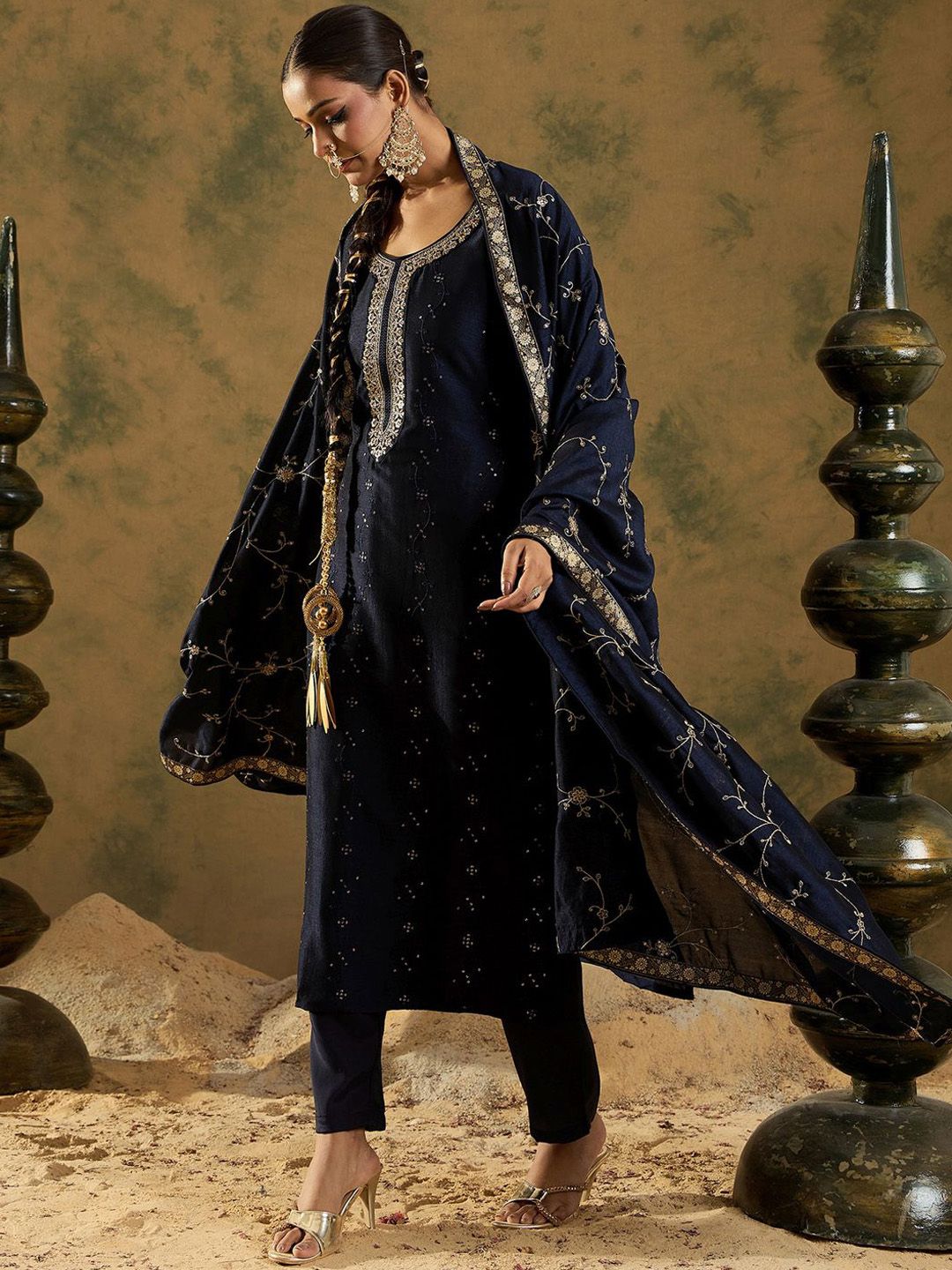 Dhiyona IE Floral Embroidered Straightf Kurta with Trousers & Dupatta