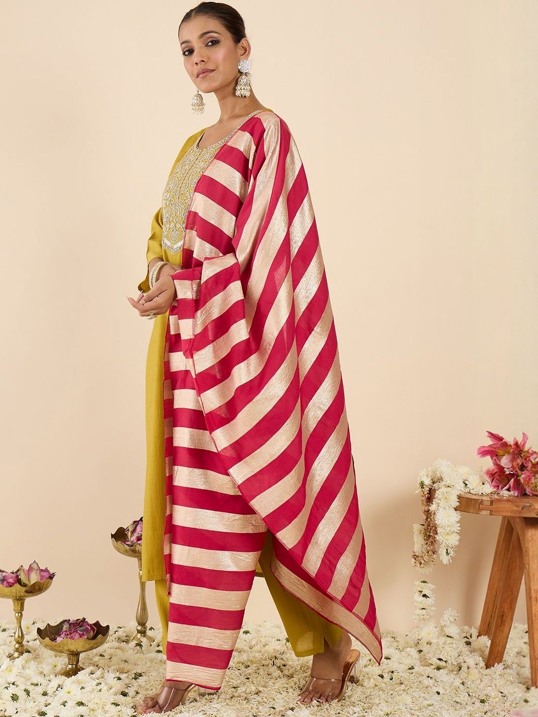 Women Ethnic Motifs Embroidered Regular Thread Work Kurta with Trousers & With Dupatta