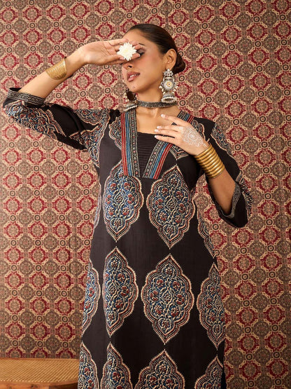 Floral Printed V-Neck Pure Cotton Straight Kurta & Trousers