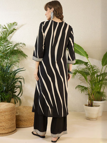 Dhiyona IE Printed Round Neck Three-Quarter Sleeves Top With Trousers