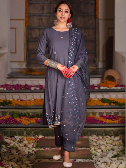 Women Floral Embroidered Regular Thread Work Kurta with Trousers & With Dupatta