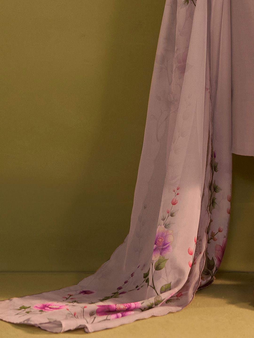 Women Floral Embroidered Regular Thread Work Kurta with Trousers & With Dupatta