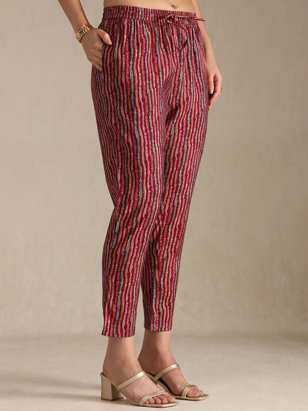 Dhiyona SO Women's Women Printed Beads and Stones Kurta with Trousers & With Dupatta