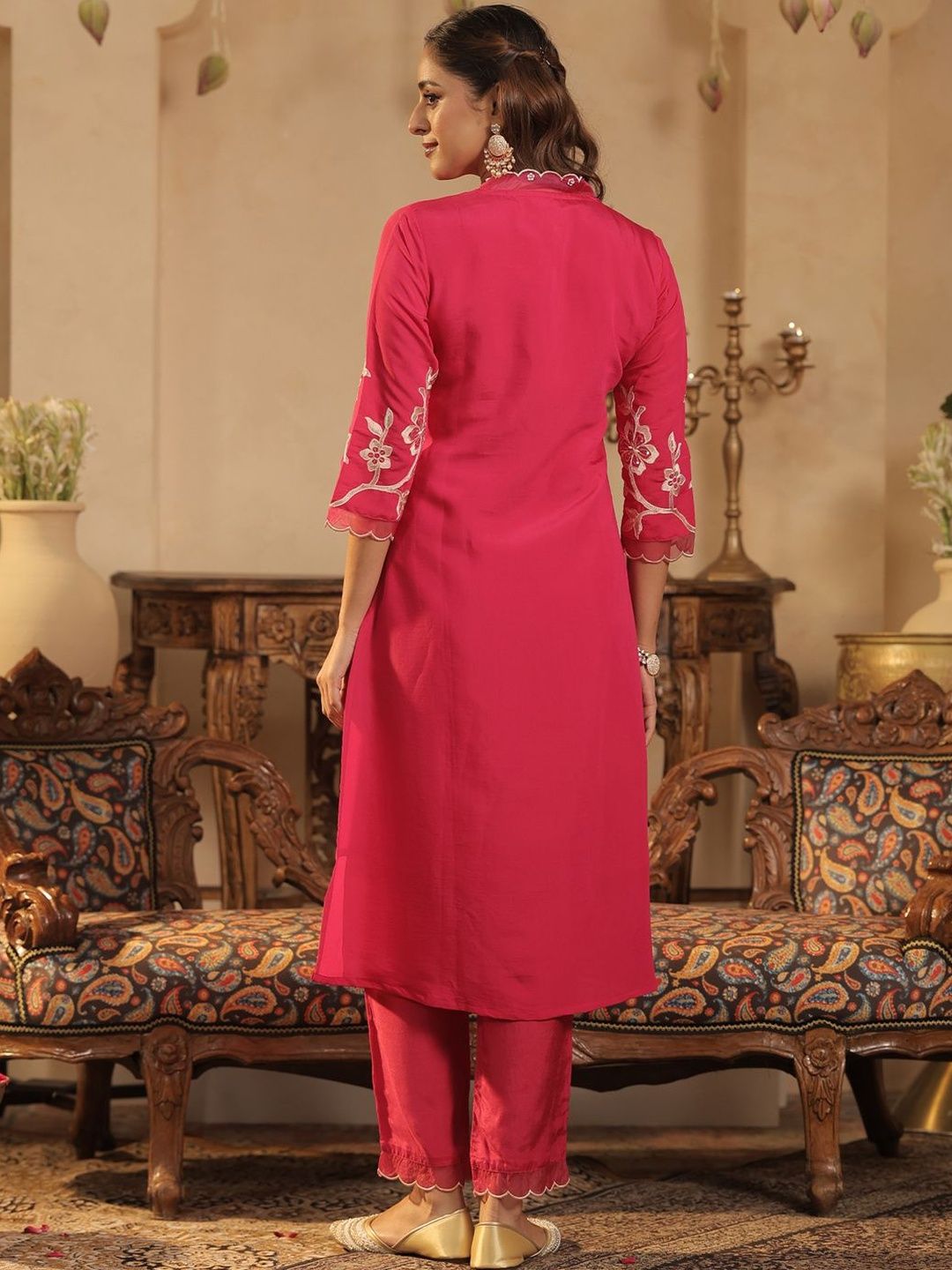 Floral Embroidered Thread Work V-Neck Straight Kurta & Trousers With Dupatta