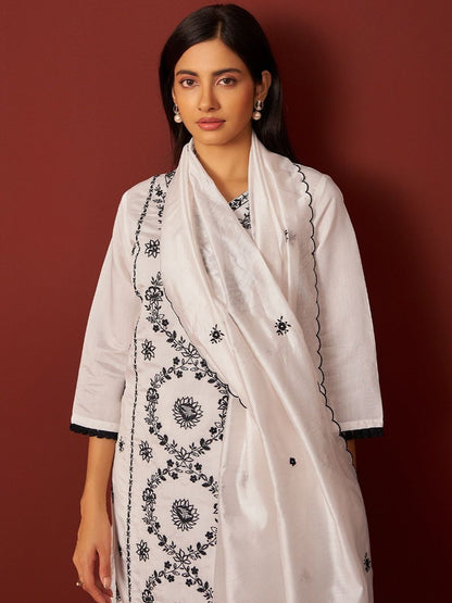 Women Ethnic Motifs Embroidered Regular Thread Work Kurta with Trousers & With Dupatta