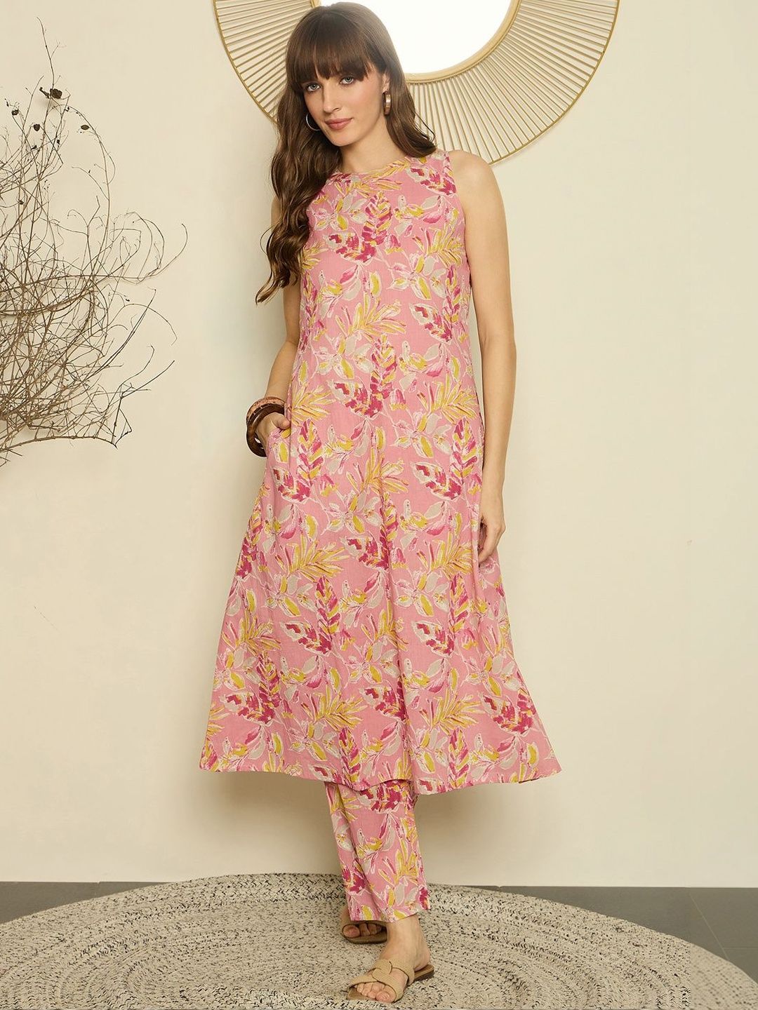 Women Floral Printed Regular Pure Cotton Kurta with Trousers