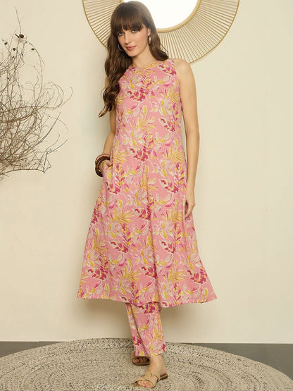 Women Floral Printed Regular Pure Cotton Kurta with Trousers