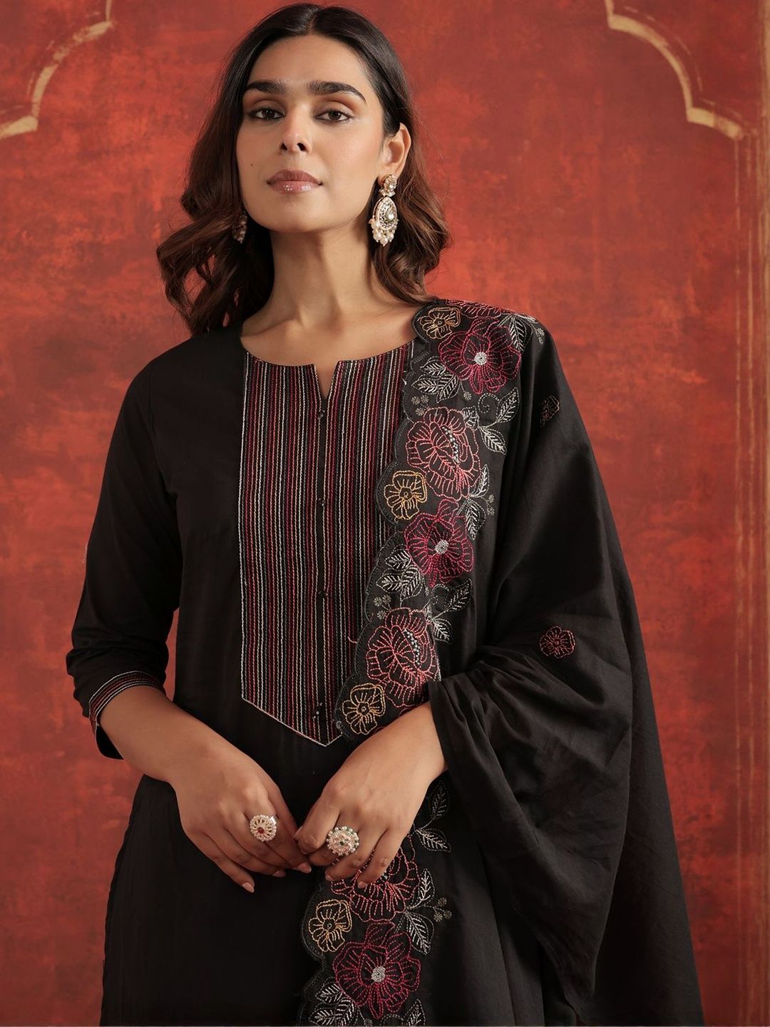 Embroidered Round Neck Thread Work Pure Cotton Kurta With Trousers & Dupatta