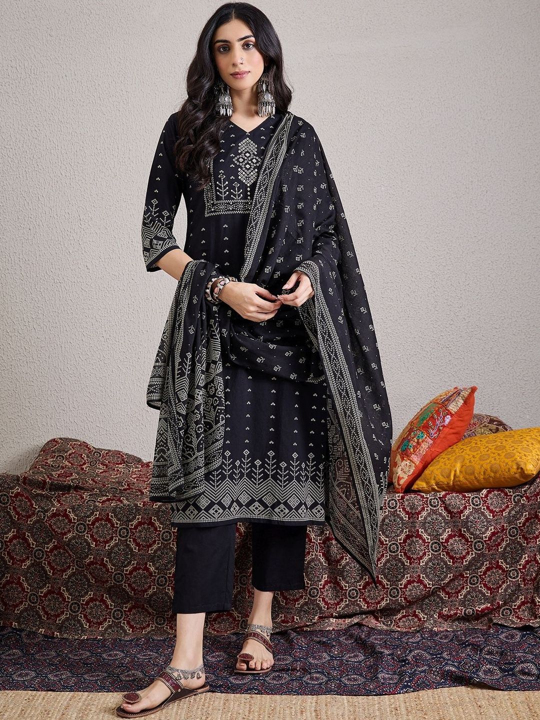Dhiyona IE Women Ethnic Motifs Printed Cotton Kurta with Trousers & Dupatta
