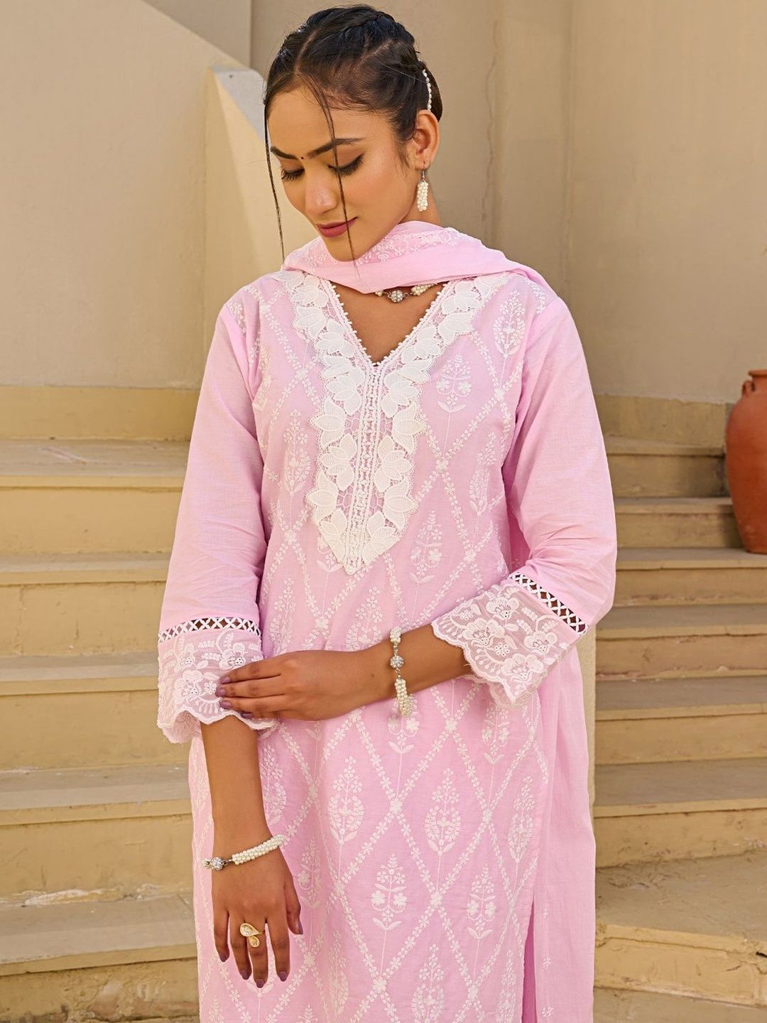 Women Ethnic Motifs Embroidered Regular Thread Work Pure Cotton Kurta with Trousers & With Dupatta