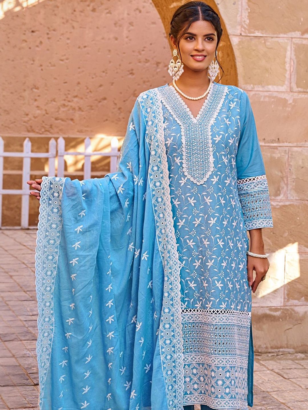 Floral Embroidered Thread Work Pure Cotton Kurta With Trousers & Dupatta