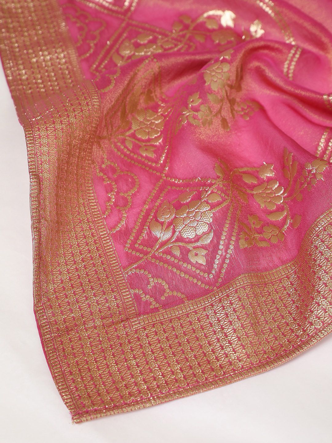 Dhiyona SO Women's Women Floral Regular Beads and Stones Kurta with Skirt & With Dupatta