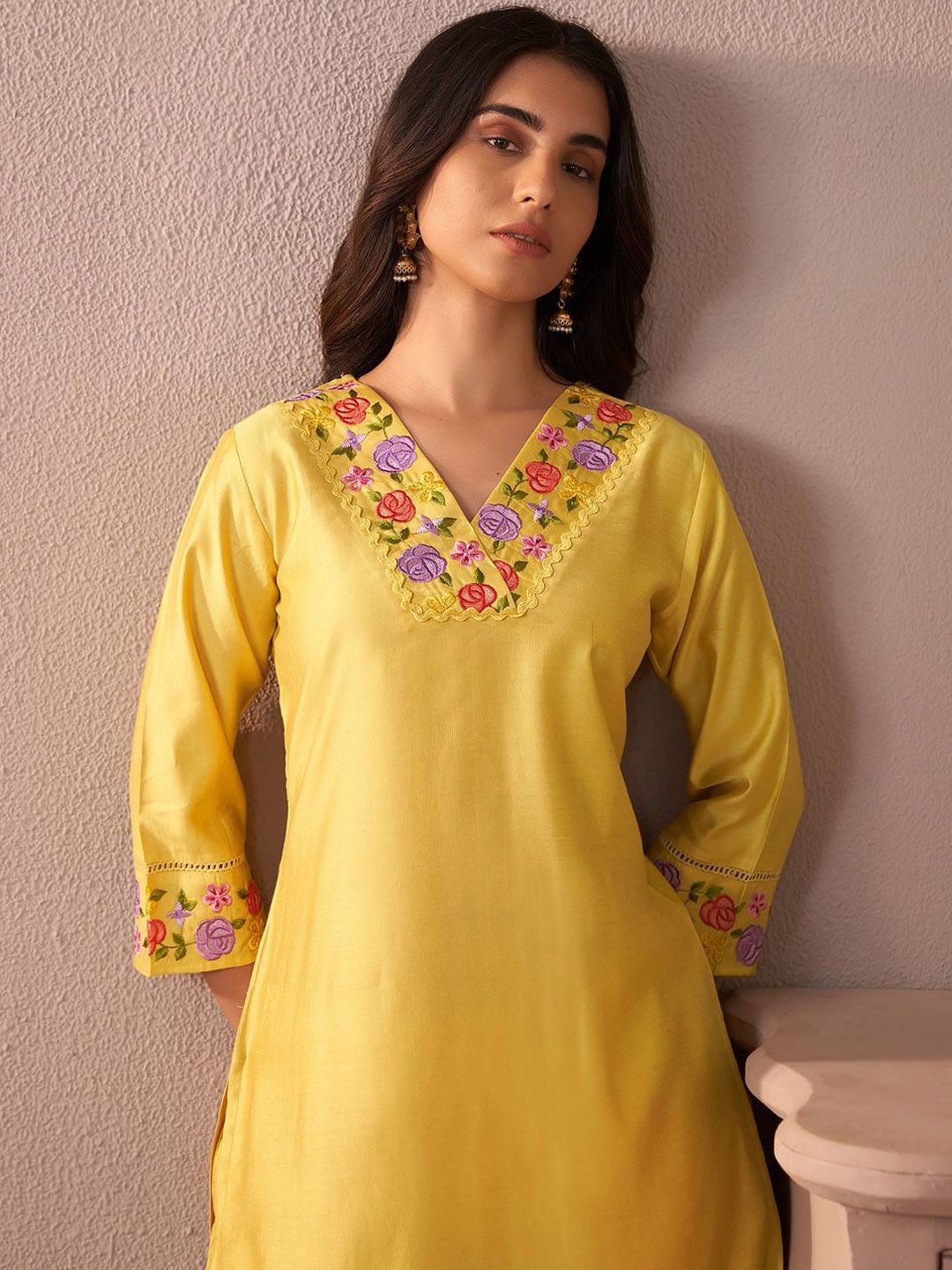 Dhiyona IE Women Floral Embroidered Work Liva Kurta with Trousers & With Dupatta