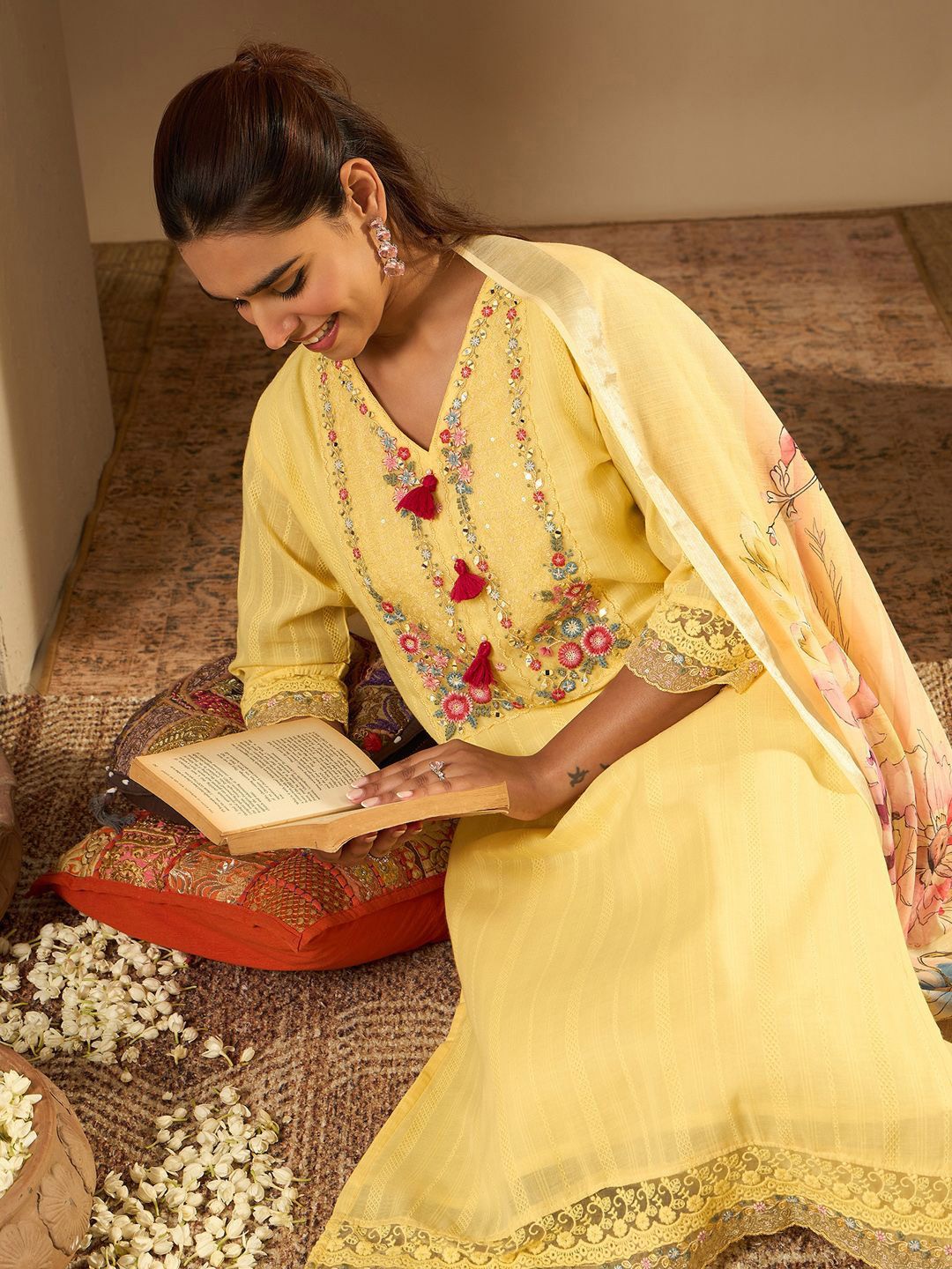 Dhiyona IE Floral Embroidered Thread Work Pure Cotton Straight Kurta With Trousers & Dupatta