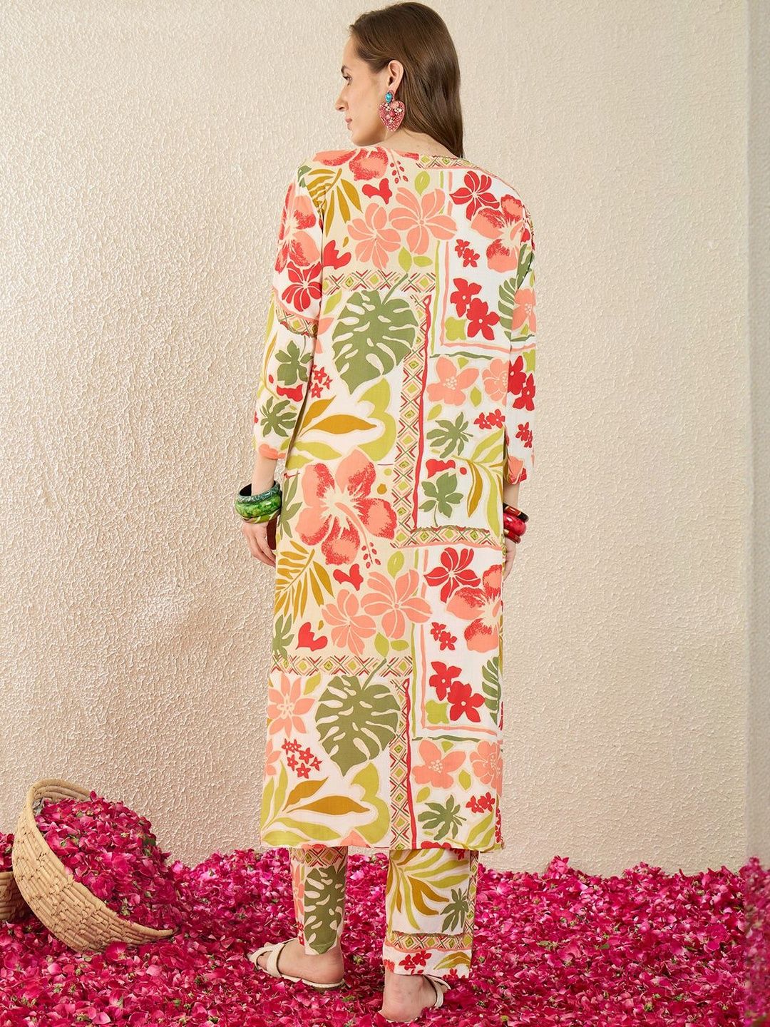 Floral Printed Round Neck Kurta With Trouser