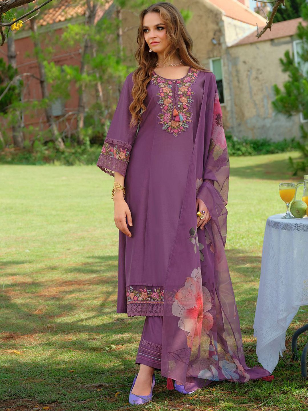 Women Embroidered Thread Work Kurta with Trousers & Dupatta