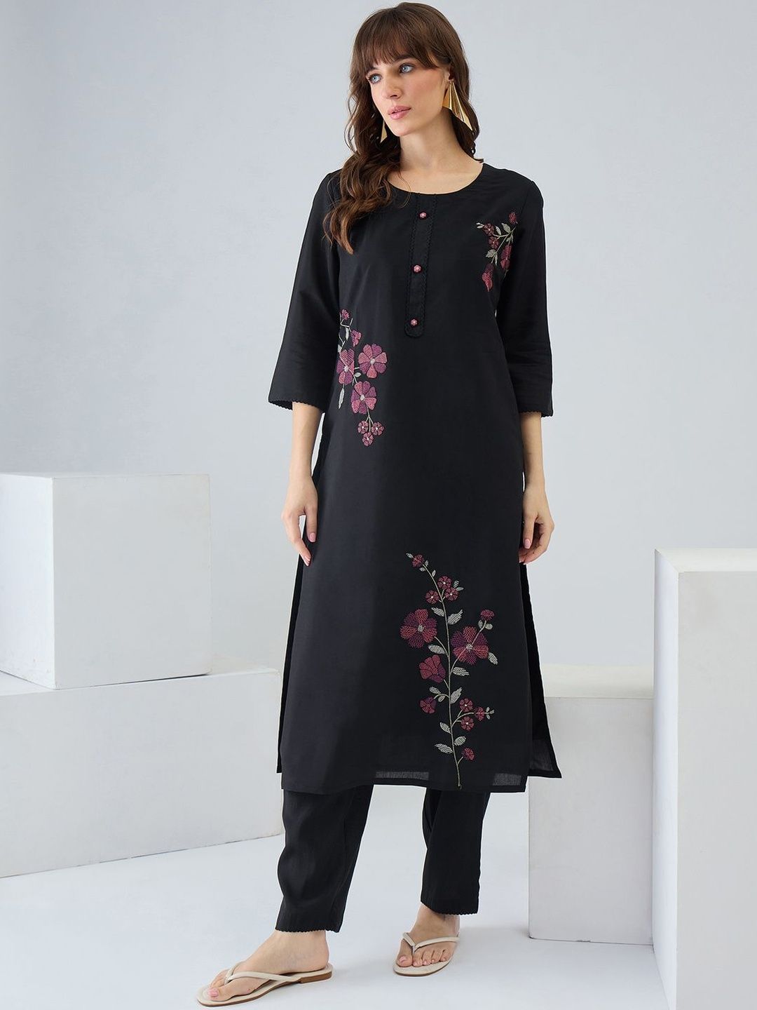 Women Floral Embroidered Regular Thread Work Kurta with Trousers