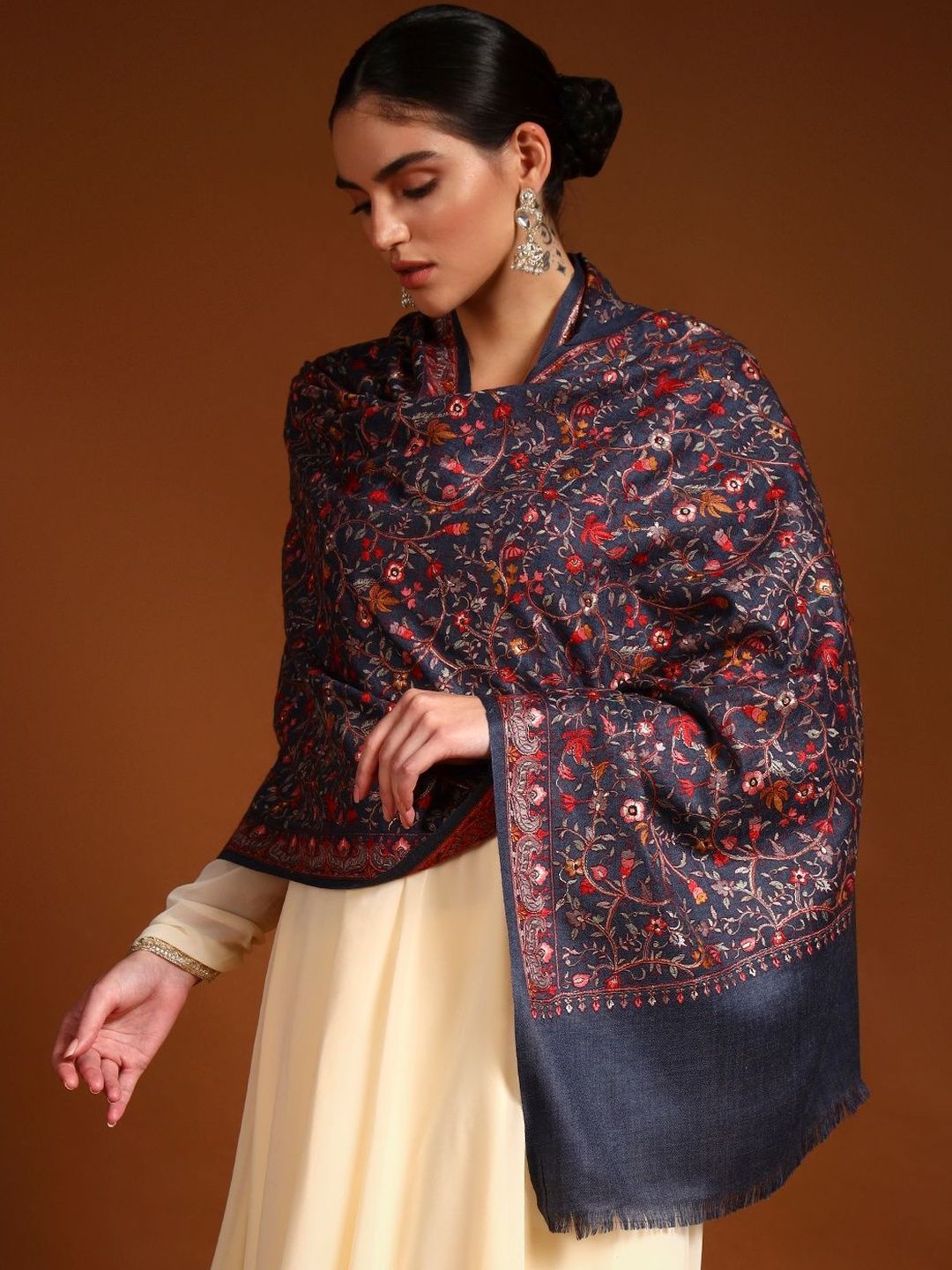 Dhiyona PA Women Ethnic Motifs Embroidered Shawl