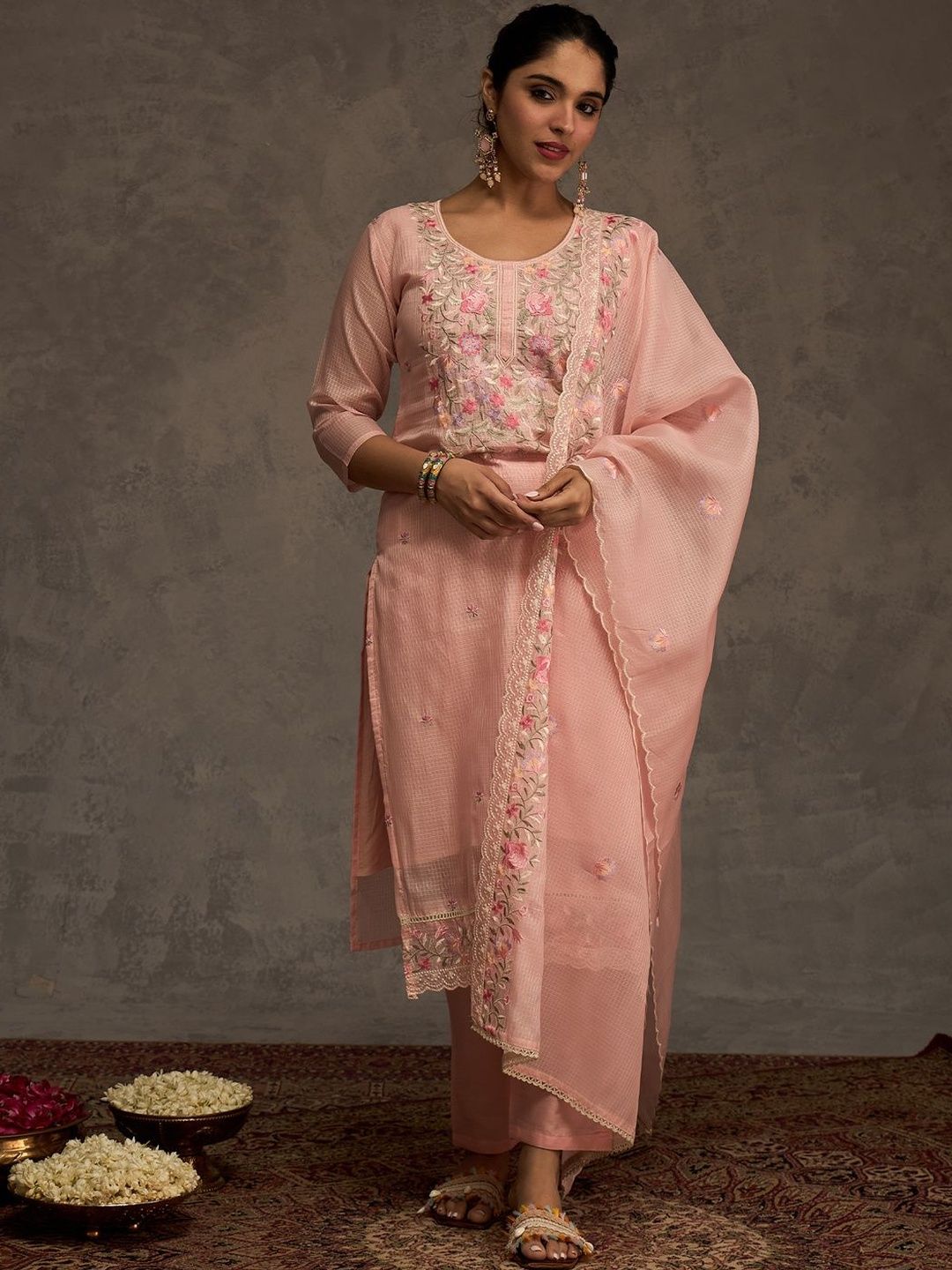 Floral Embroidered Round Neck Thread Work Straight Kurta & Trousers With Dupatta