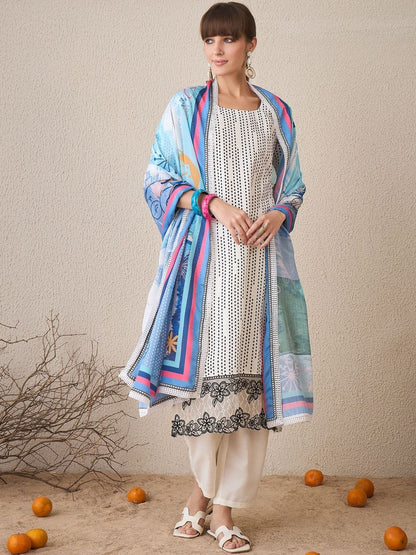 Women Geometric Printed Kurta with Trousers & Dupatta
