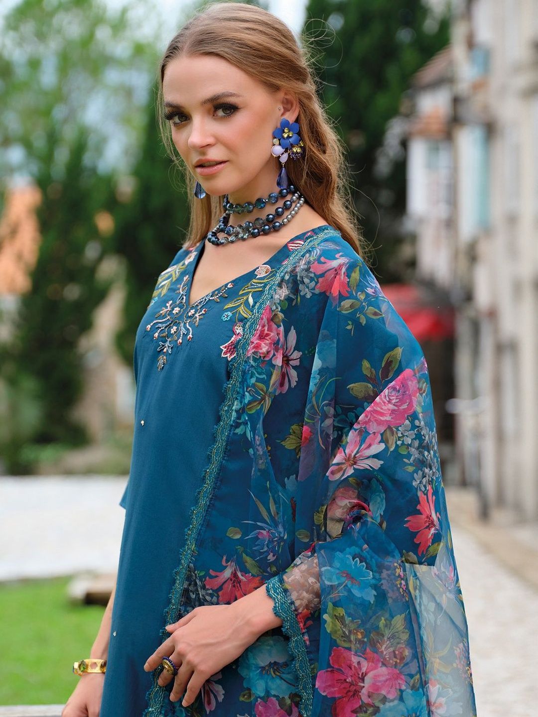 Women Floral Embroidered Kurta with Trousers & Dupatta