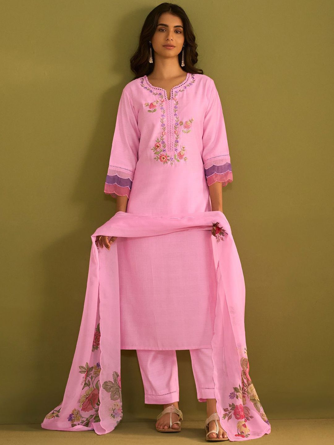 Dhiyona IE Women Floral Embroidered Regular Thread Work Kurta with Trousers & With Dupatta