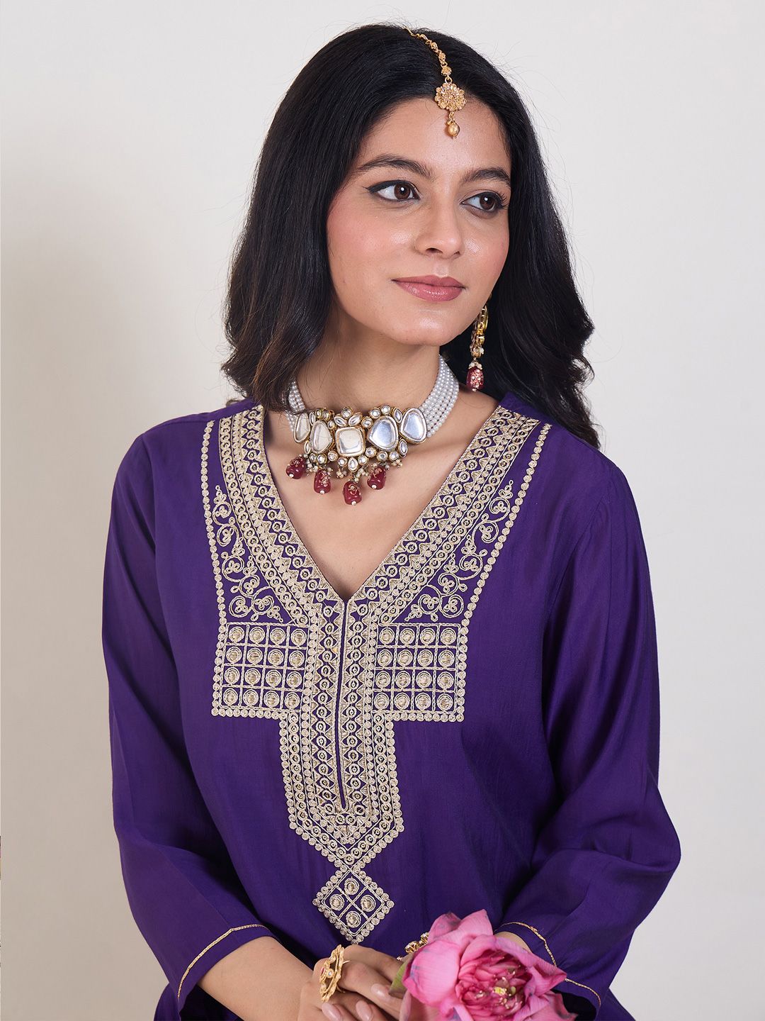 Dhiyona IE V-Neck Embroidered Tunic With Trousers