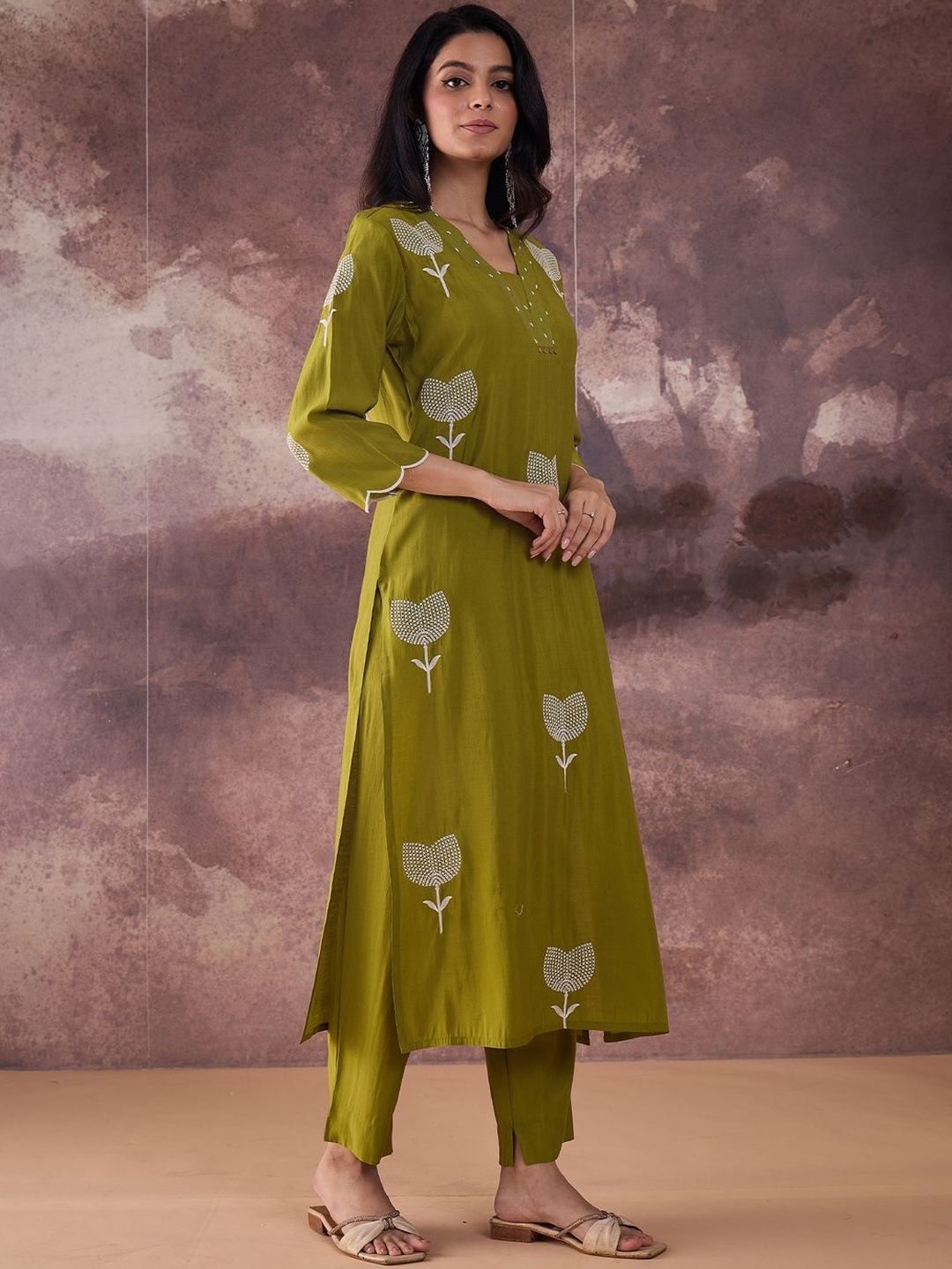 Dhiyona IE Embroidered V-Neck Tunic With Trousers