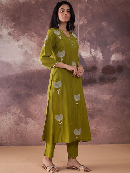 Dhiyona IE Embroidered V-Neck Tunic With Trousers