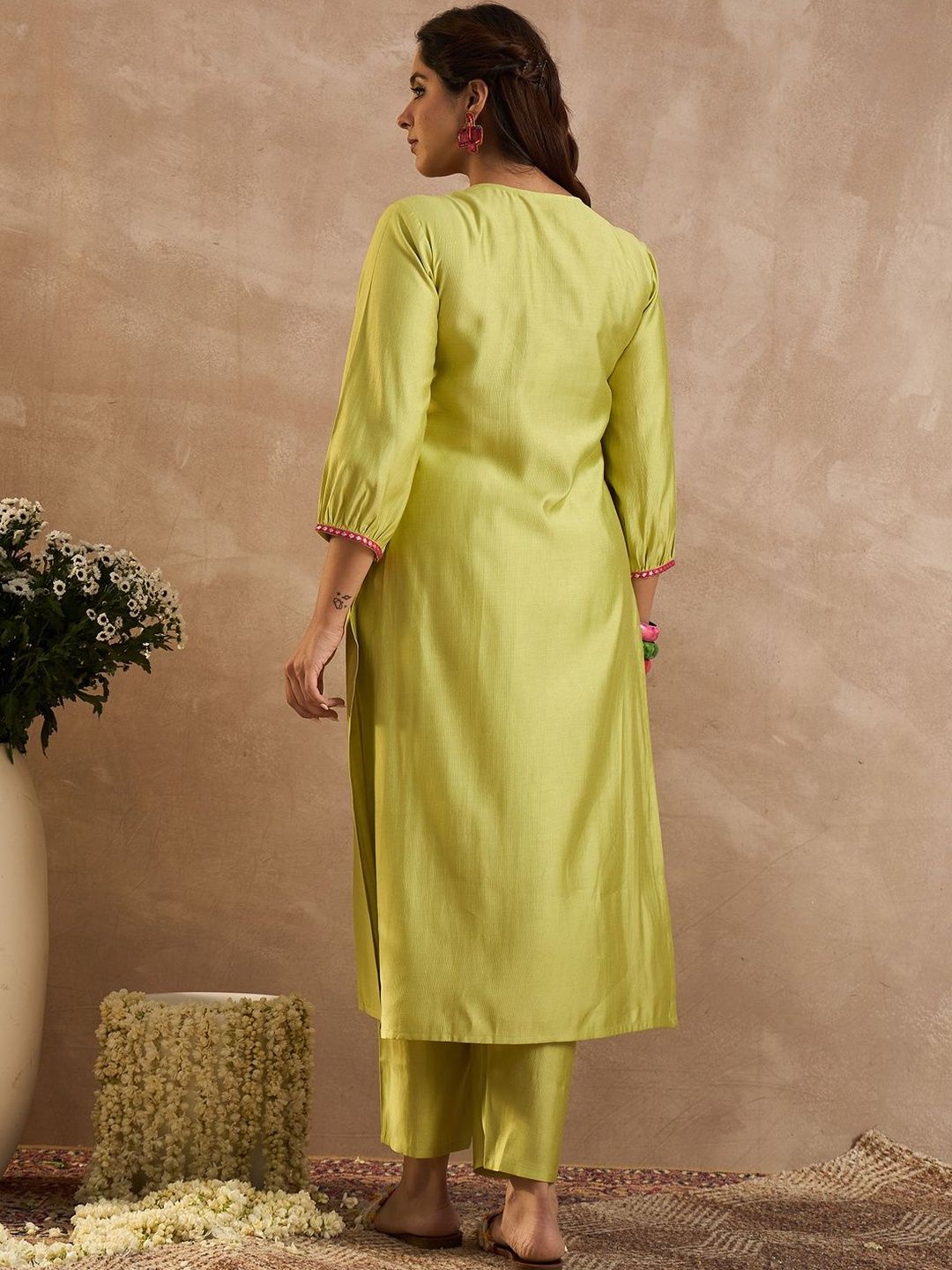 Women Ethnic Motifs Embroidered Thread Work Liva Kurta with Trousers