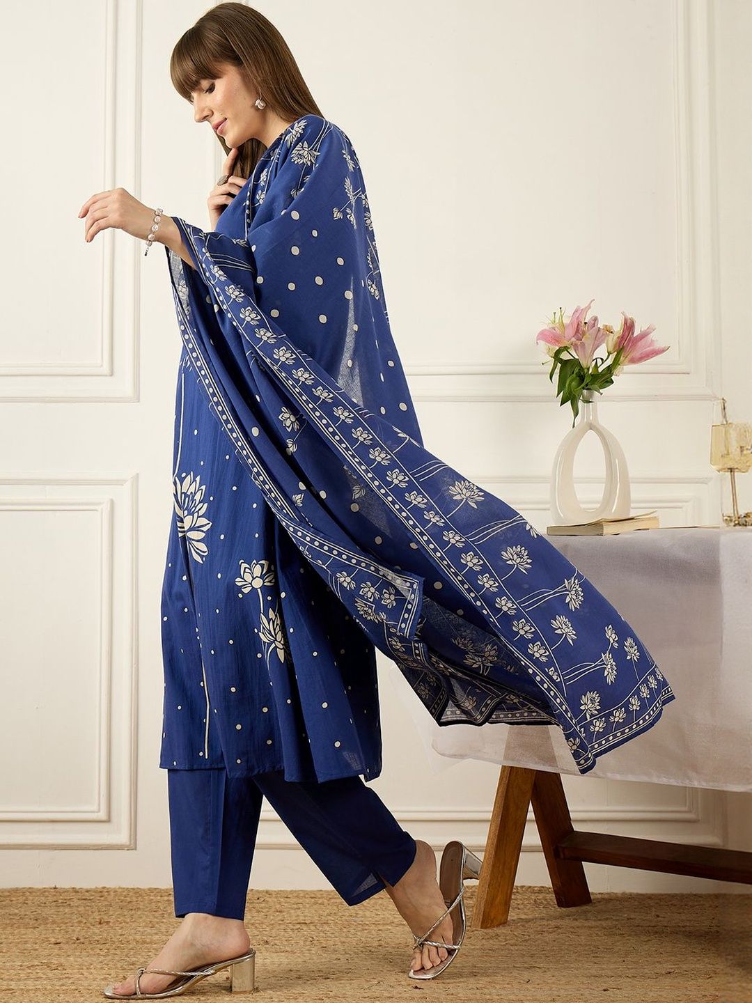 Women Floral Printed Regular Pure Cotton Kurta with Trousers & With Dupatta