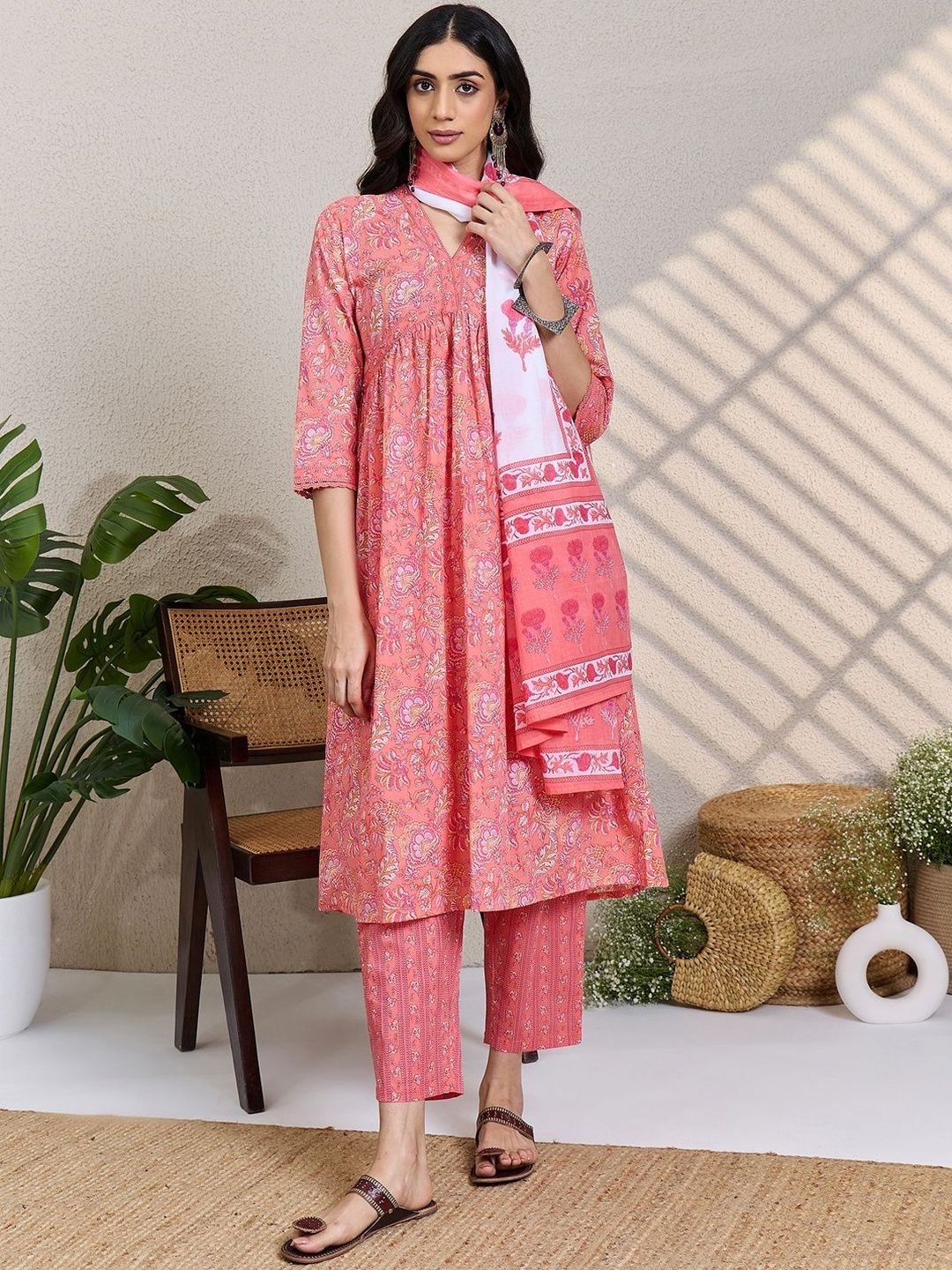 Floral Printed Panelled Pure Cotton Kurta With Trousers & Dupatta