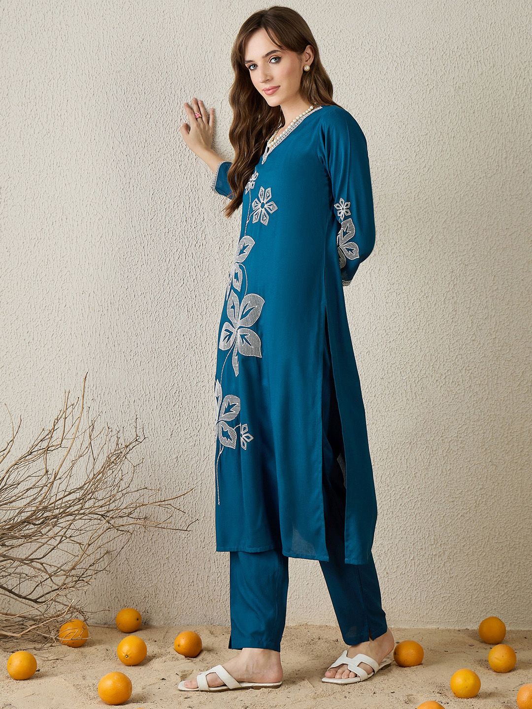 Women Floral V-Neck Embroidered Regular Thread Work Straight Kurta Sets