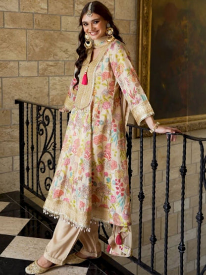 Women Floral Printed Kurta with Trouser & Dupatta