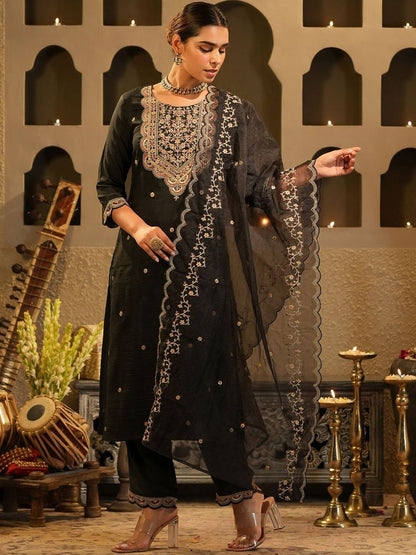 Women Ethnic Motifs Embroidered Kurta With Trousers & Dupatta Kurta Sets