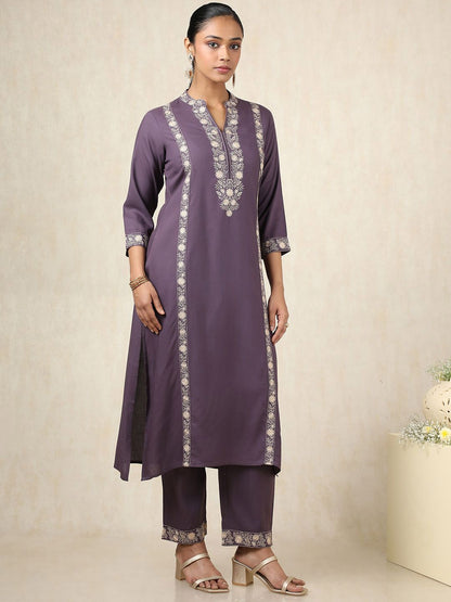 Dhiyona SO Women's Floral Embroidered Mandarin Collar Thread Work Kurta With Trouser
