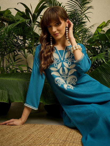 Women Ethnic Motifs Embroidered Thread Work Straight Kurta With Trousers