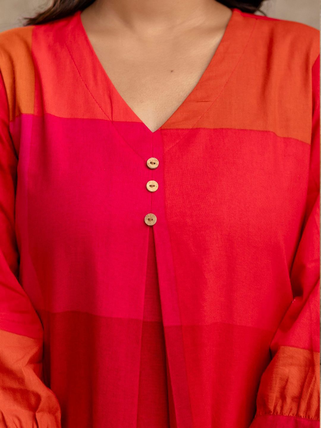 Women Colourblocked V-Neck Regular Kurta with Trousers