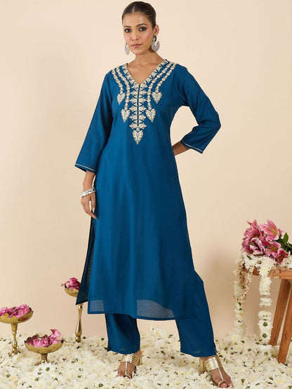 Women Ethnic Motifs Embroidered Regular Thread Work Kurta with Trousers