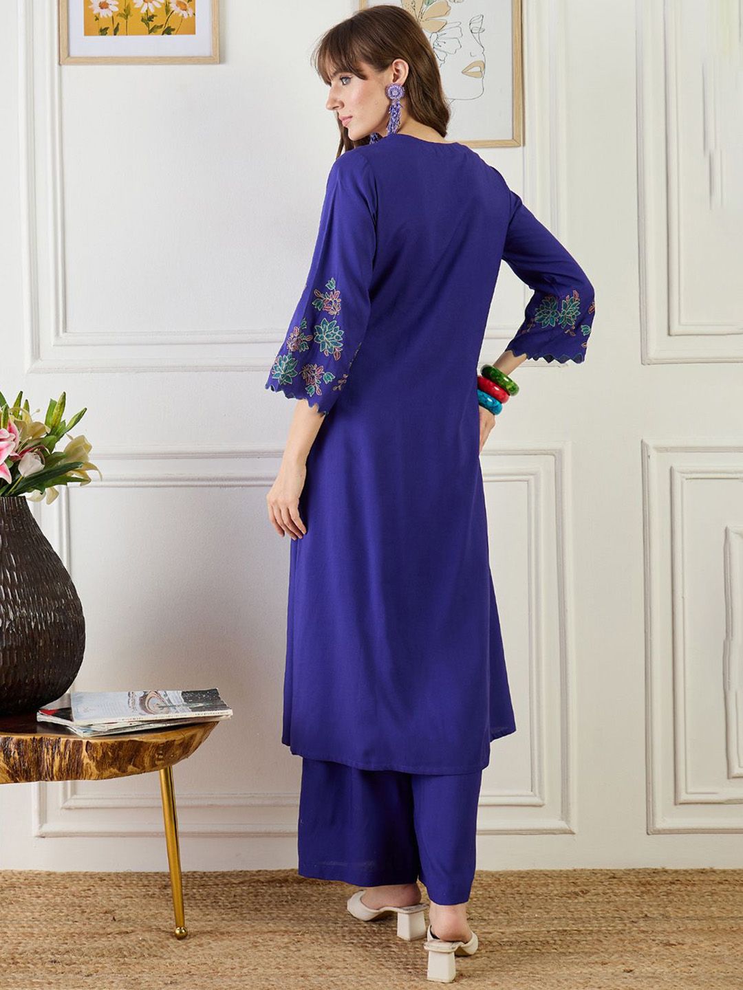 Women Floral Embroidered Regular Thread Work Kurta with Palazzos