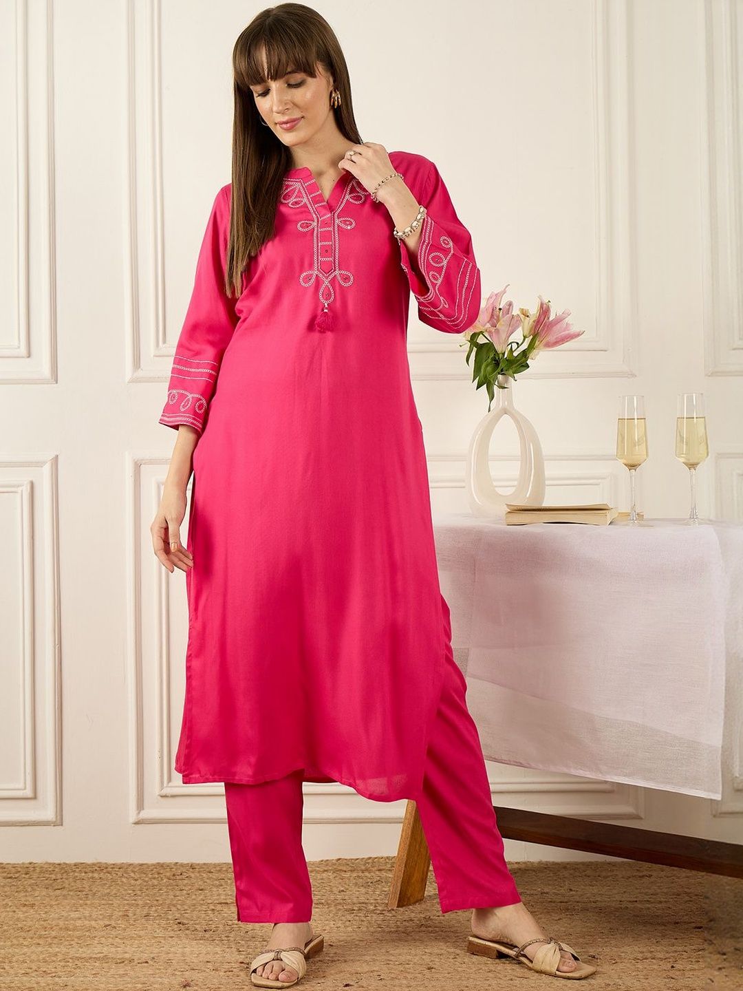 Dhiyona IE Embroidered V-Neck Three-Quarter Sleeves Pure Cotton Tunic And Trousers