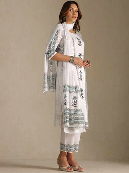 Dhiyona SO Women's Women Floral Printed Beads and Stones Kurta Trousers With Dupatta