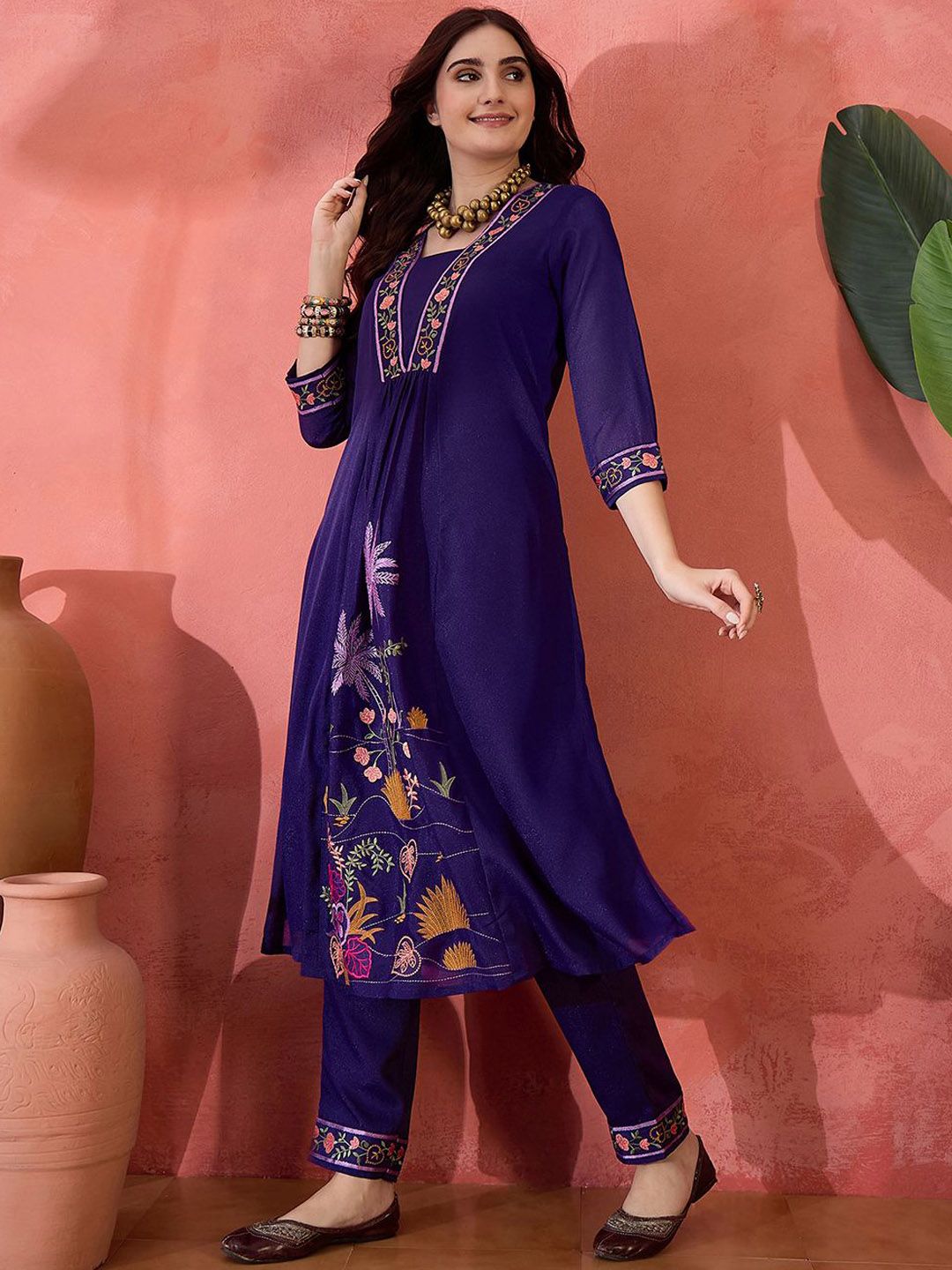 Dhiyona SN Women's Thread Embroidered Kurta With Trousers