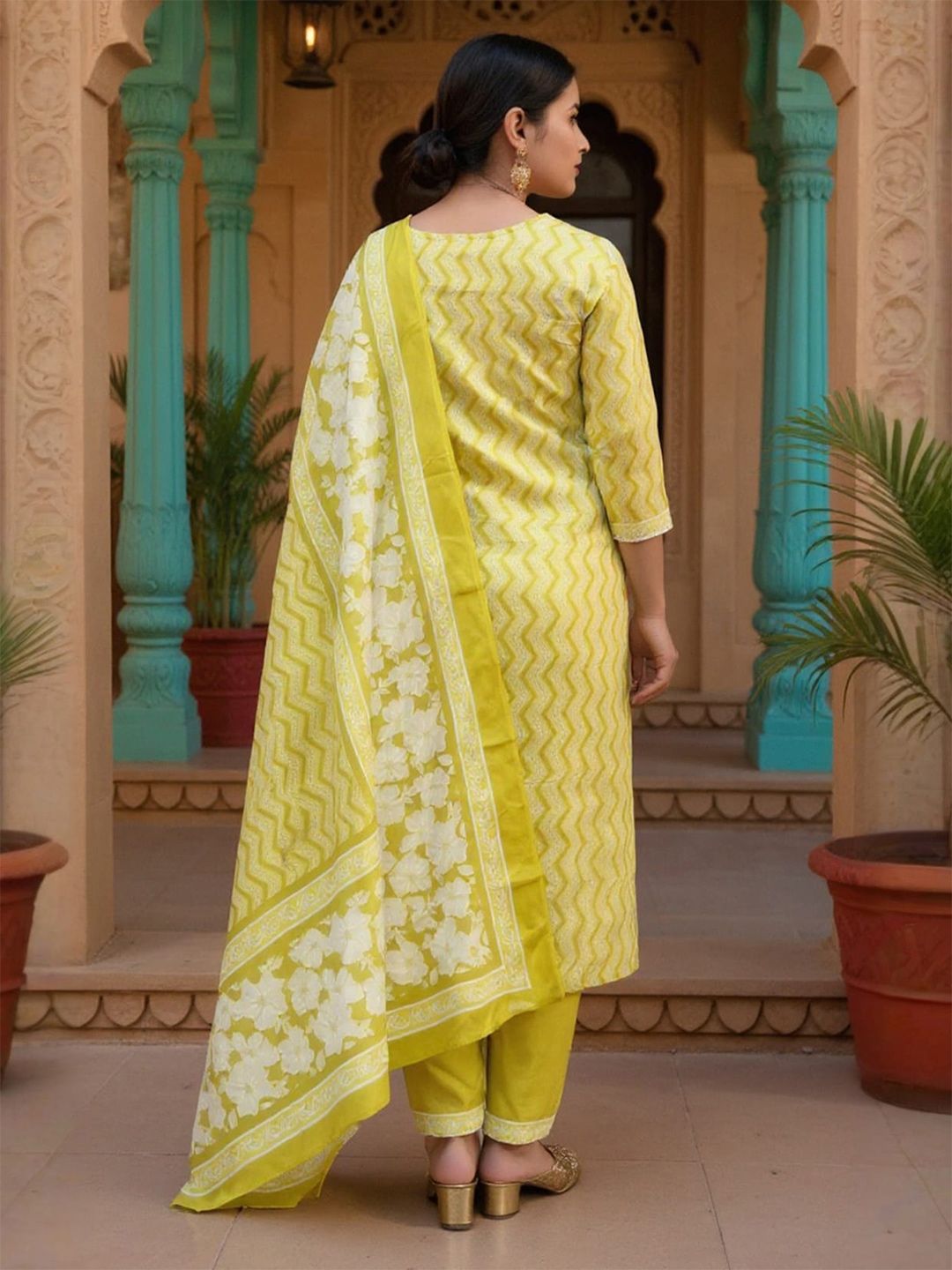 Women Printed Regular Pure Cotton Kurta & Trousers With Dupatta