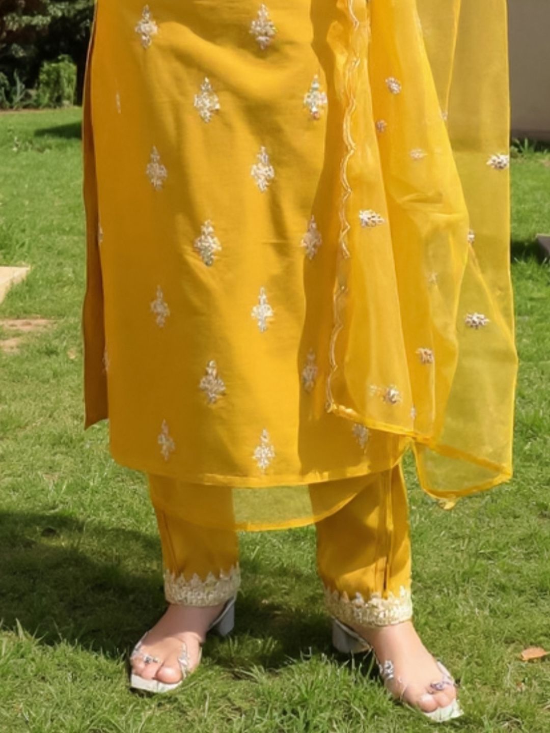 Women Ethnic Motifs Embroidered Regular Kurta with Trousers & Dupatta