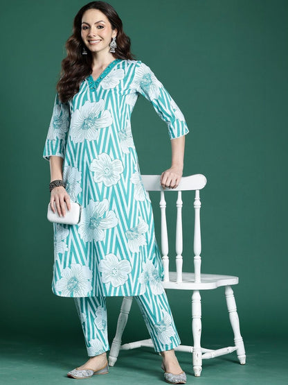 Women Floral Printed Regular Sequinned Pure Cotton Kurta with Trousers