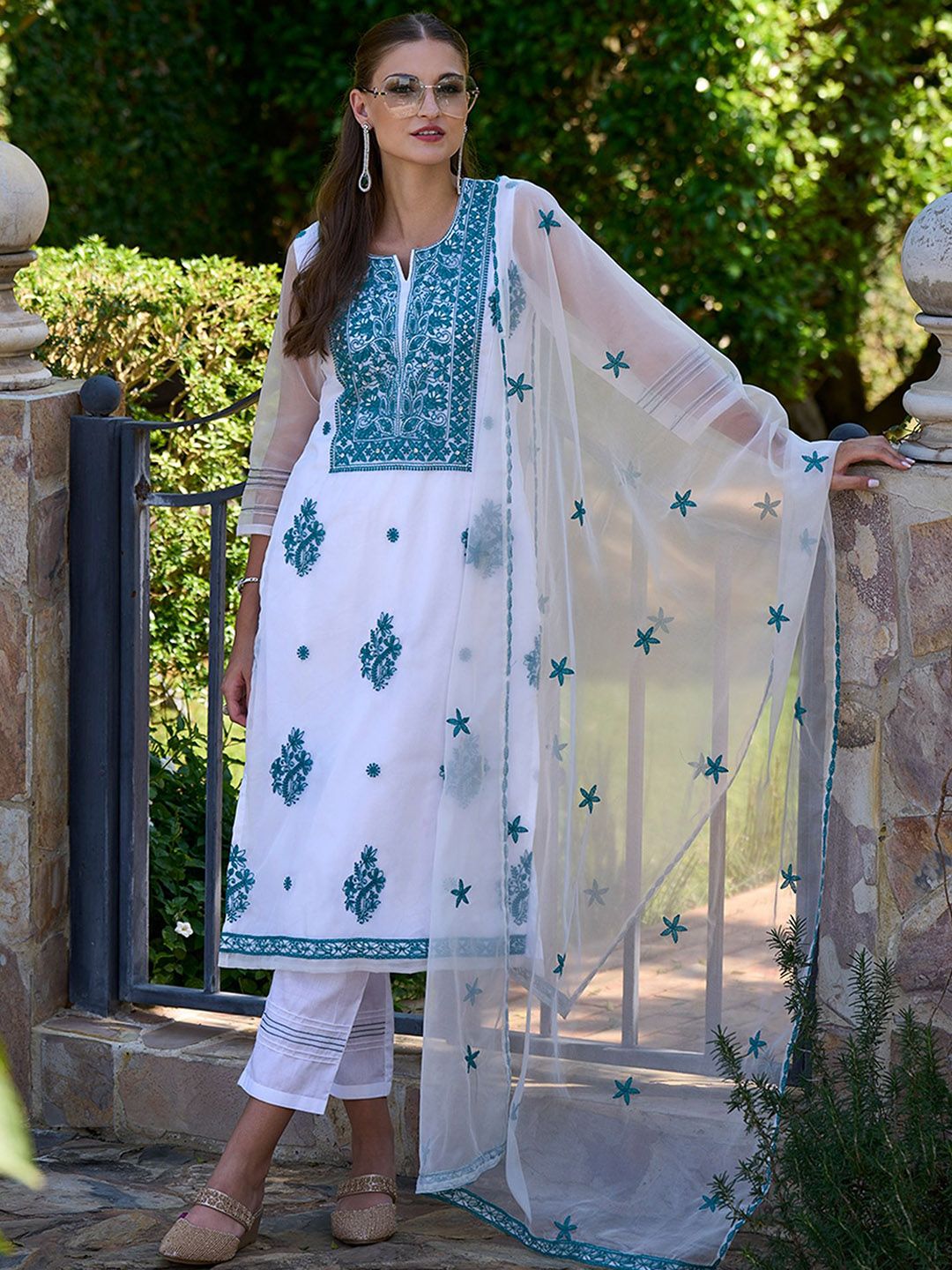 Dhiyona IE Floral Embroidered Notch Neck Thread Work Organza Kurta With Trousers & Dupatta